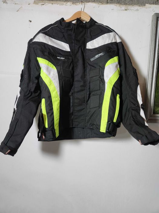 Jaketa moto pentru barbati