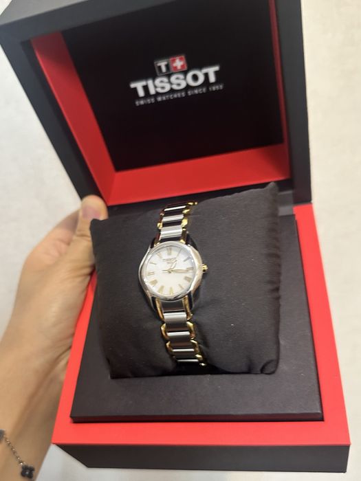 Часы tissot продам дешева