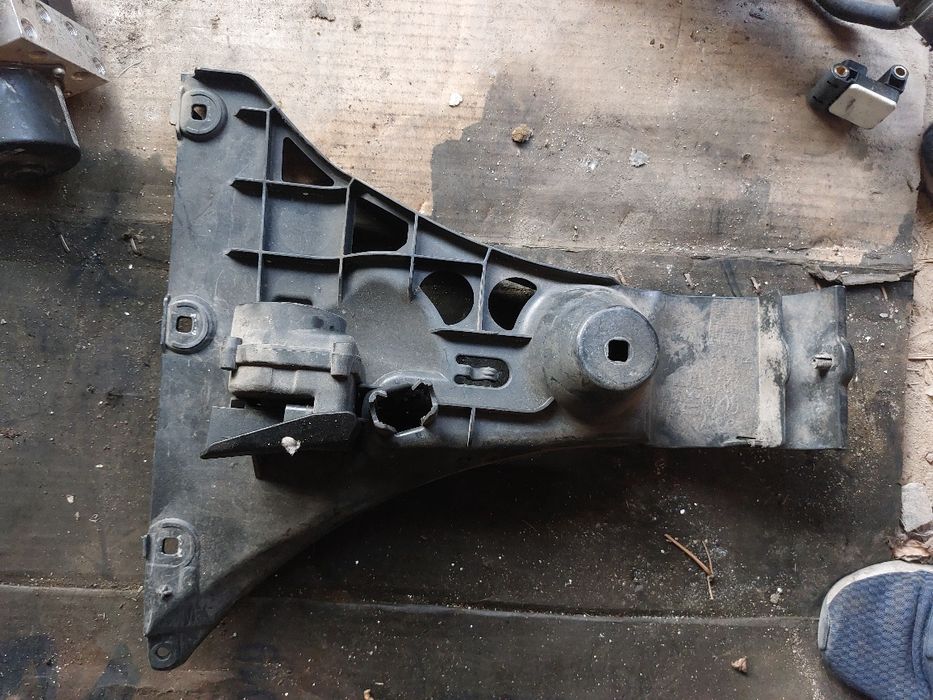 Държачи за броня е90 е91 бмв  2.0д 184кс bmw e90 e91 2.0d