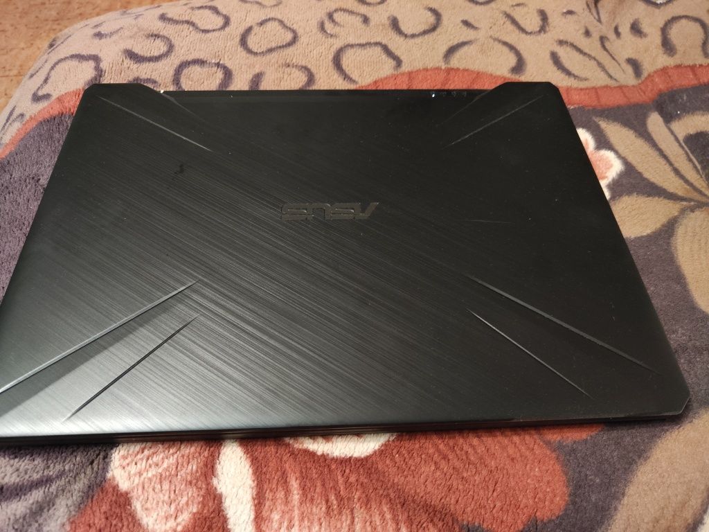 Vând laptop Asus TUF GAMING.