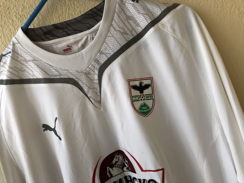 Екипи на Вихрен и ОФК “Пирин” Благоевград/PUMA, с.2010