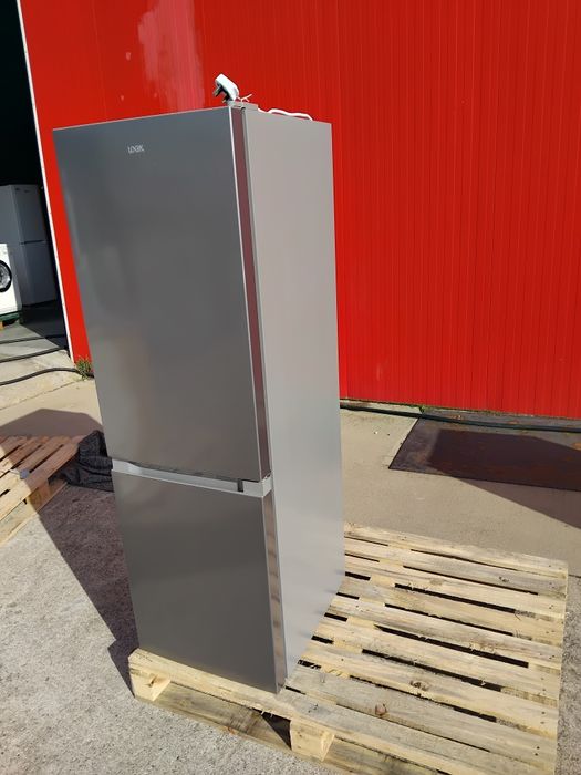 Хладилник с фризер Logik