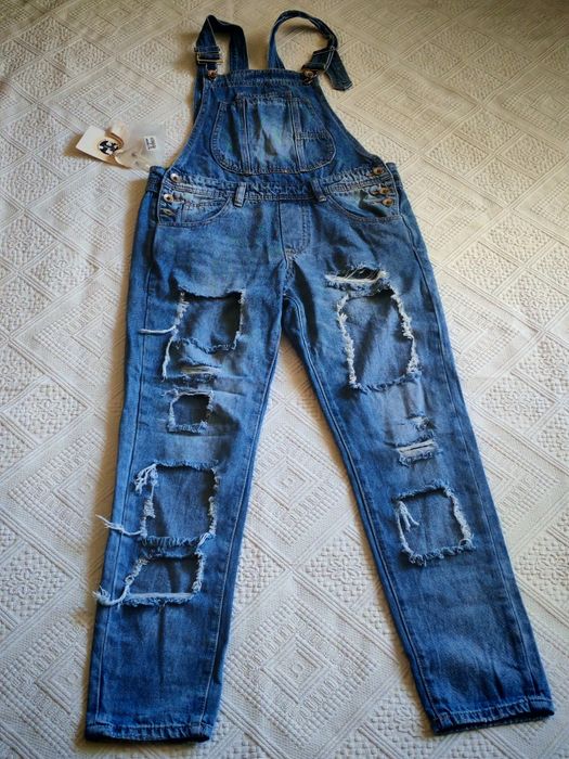 Salopeta marimea S noua cu eticheta.