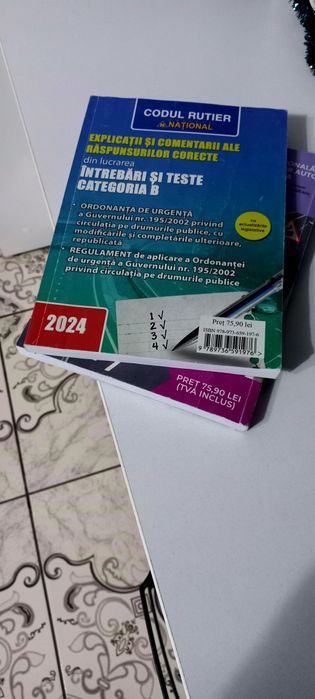 CODUL RUTIER ACTUALIZAT 2024* 2 Cărți + Harta cu semnele rutiere.