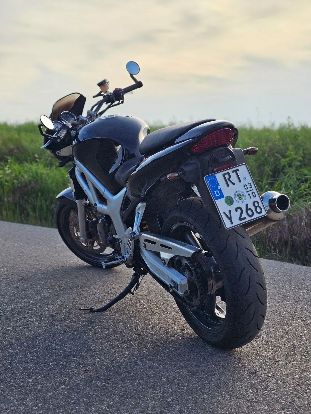 Vand Motocicleta Sukuzi SV650 Naked Bike 2.490