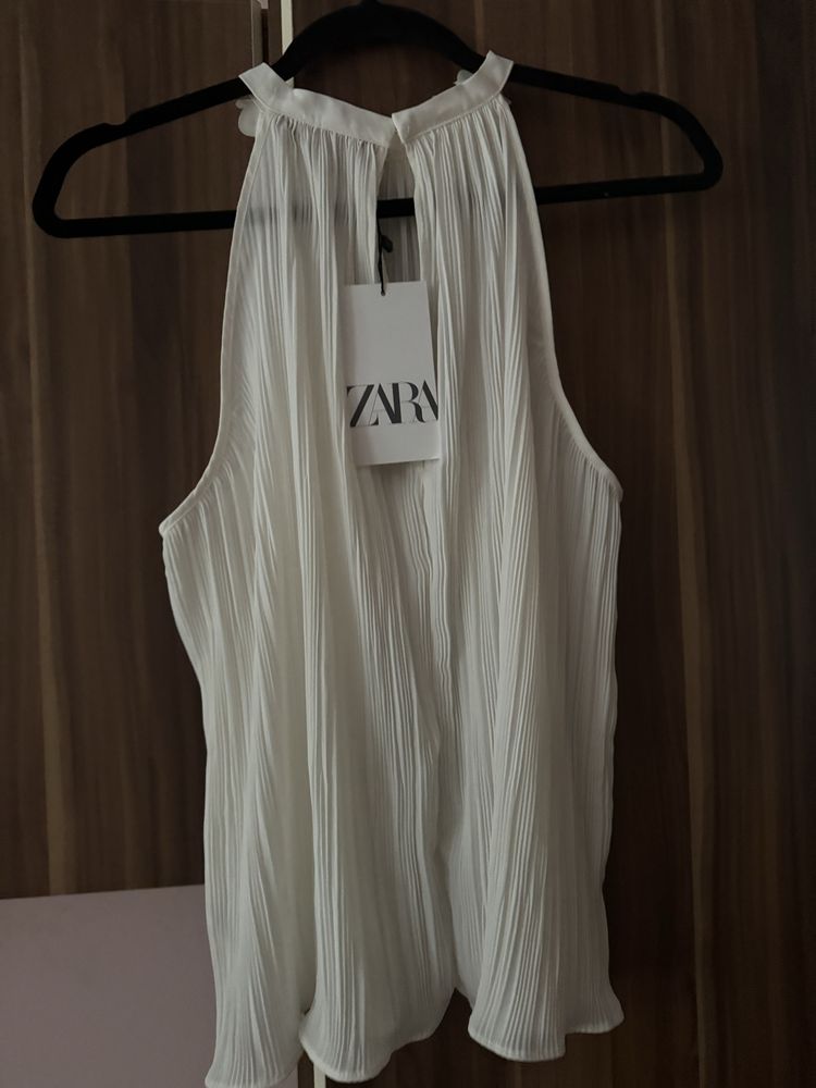 Бял топ Zara