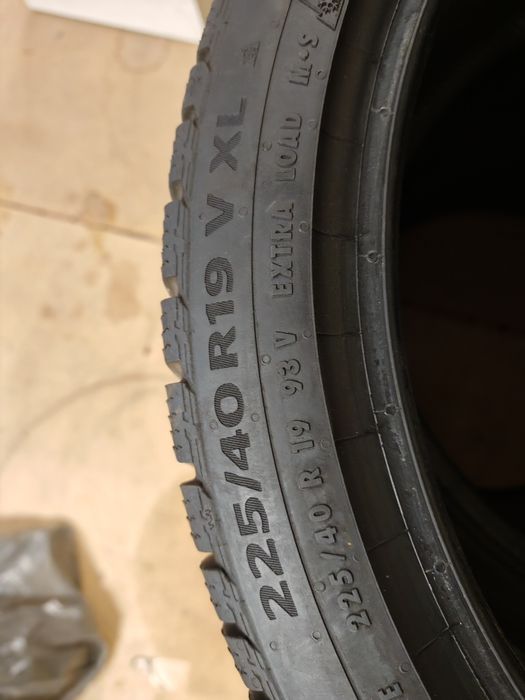 Зимни гуми 225/40R19V XL Continental  TS 860S