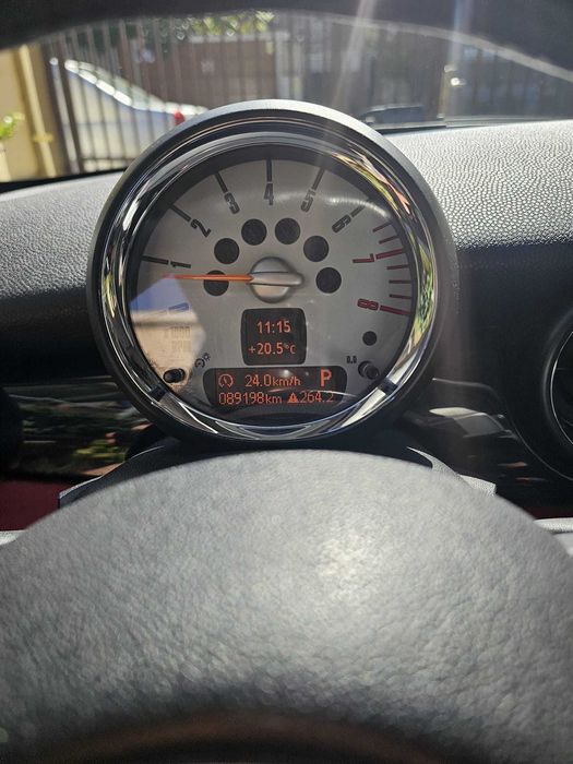 Mini Cooper (cutie automata)