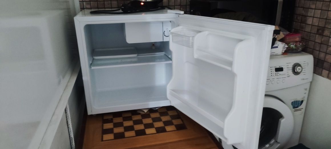 Продам холодильник для гостиниц