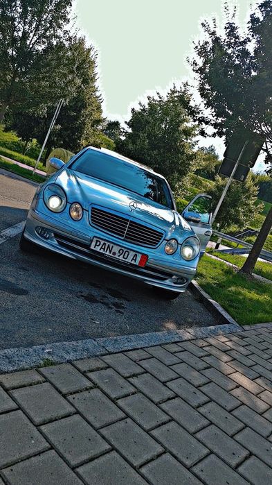 Vând Mercedes e class  an 2006 motor 30 mai multe detalii in privat