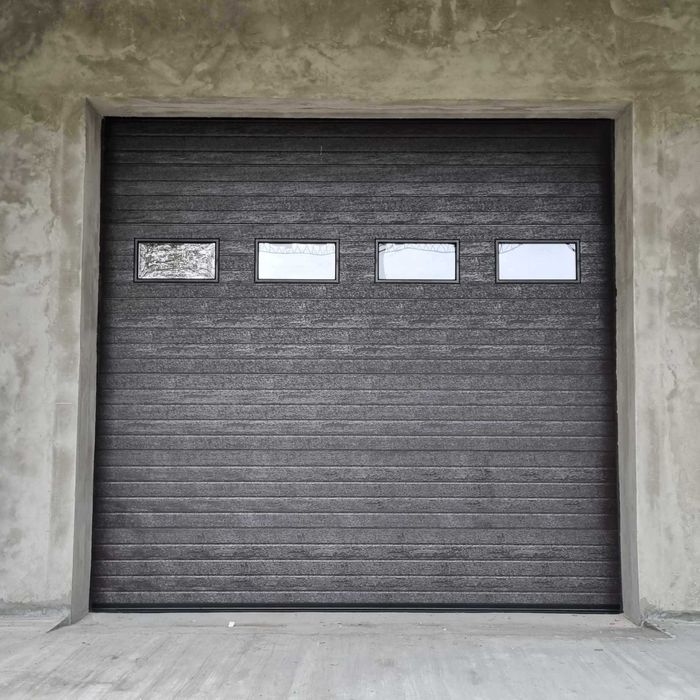 Usi de garaj sectionale rezidentiale si industriale