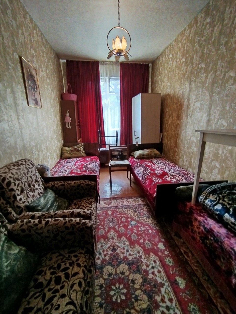 Срочно продаётся квартира 2/2/4массив Феруза 52000