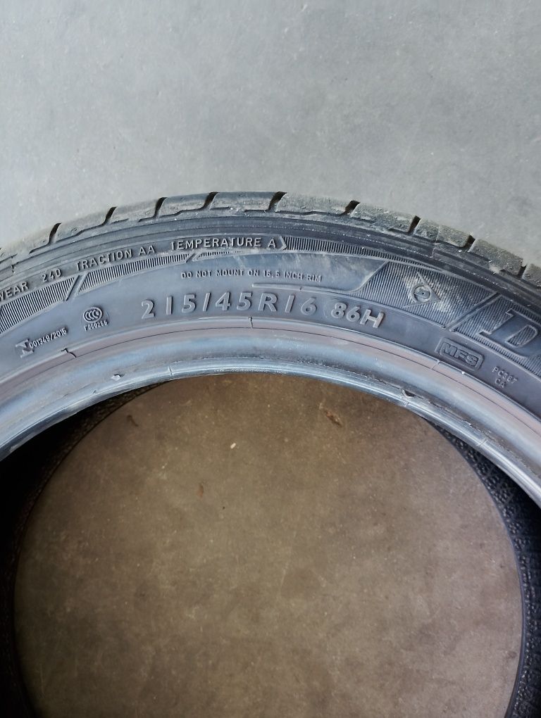 Гуми 215/45/16 Dunlop DOT:16г. 6.5мм. протектор