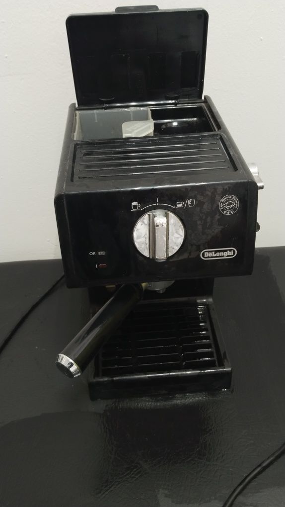 Кофемашинка Delonghi