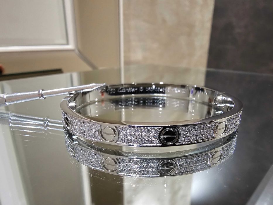 CARTIER Love Paved Silver Classic Diamonds Гривна с Отверка