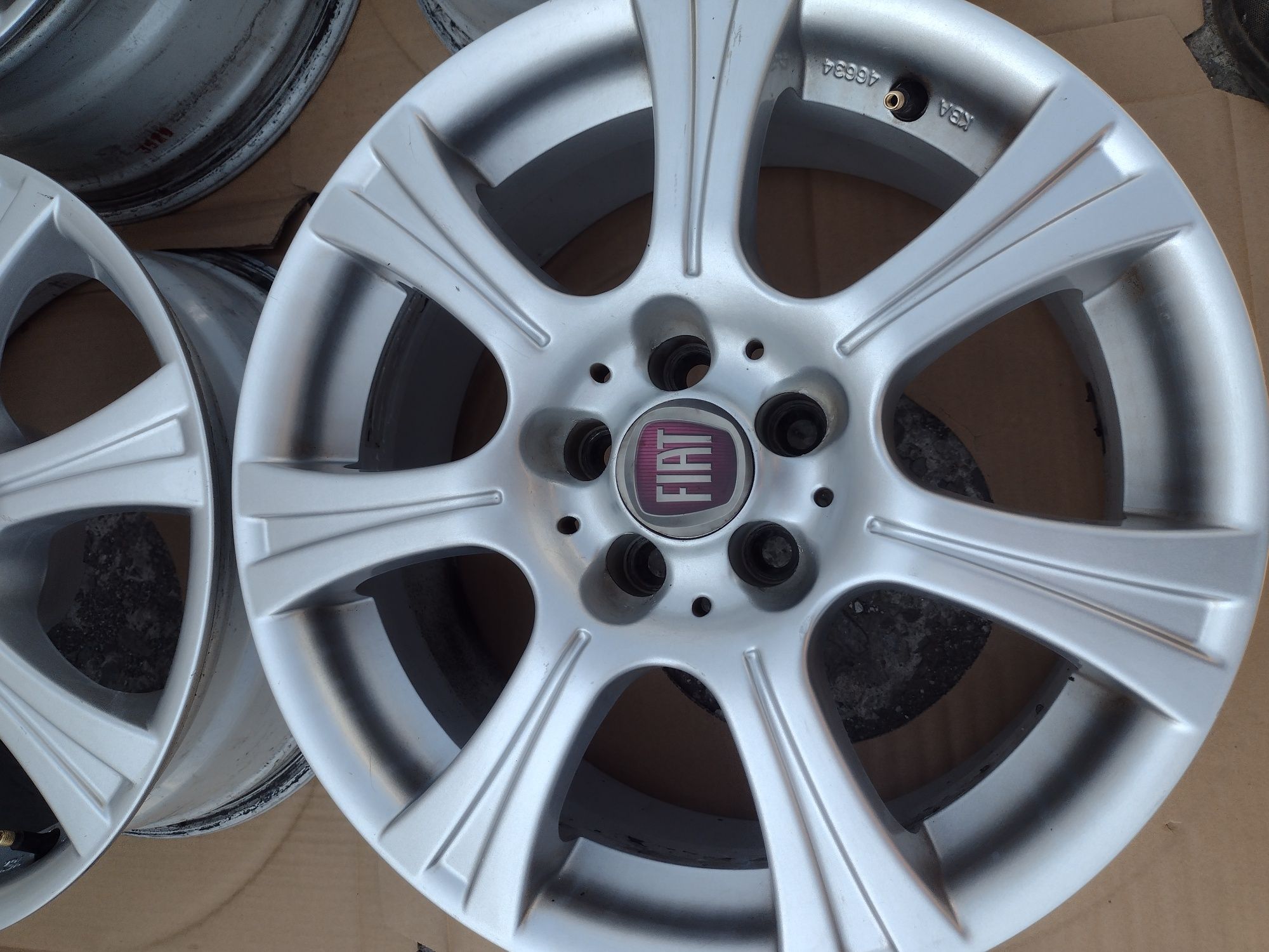 Перфектни Dezent 16-5x98 ET27 7j Fiat Doblo