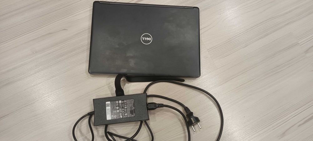 Продавам изгоден лаптоп Dell