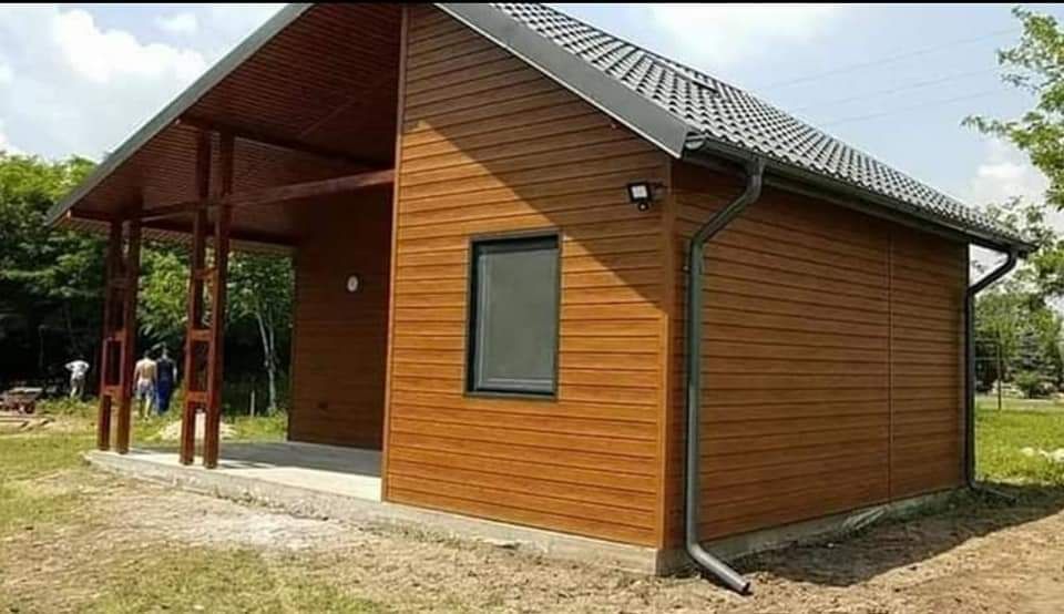 Vand cabana din lemn