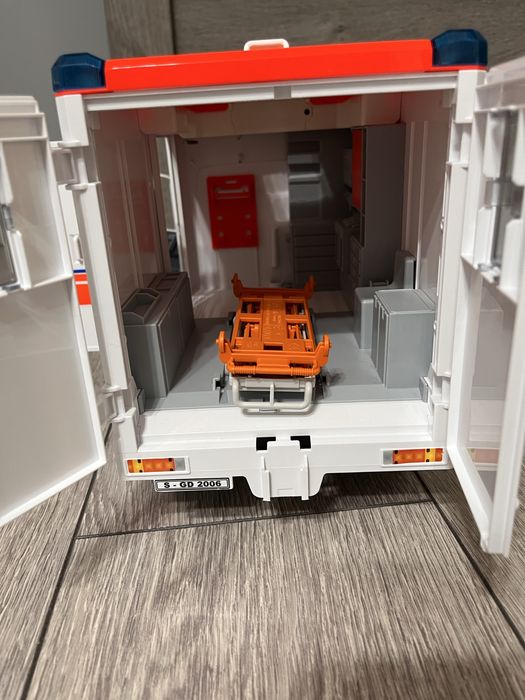 Mașină ambulanță Bruder