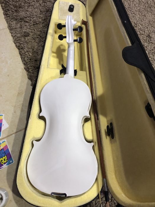 Vioara alba 4/4 noua