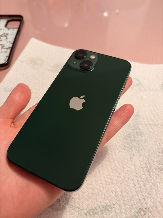Vand iphone 13, 256giga, verde, airpods, husa