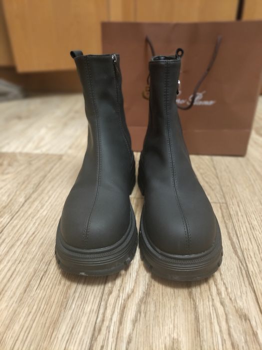 Продаю обувь в отличном состоянии