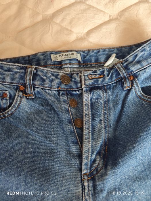 Vând blugi pull&bear