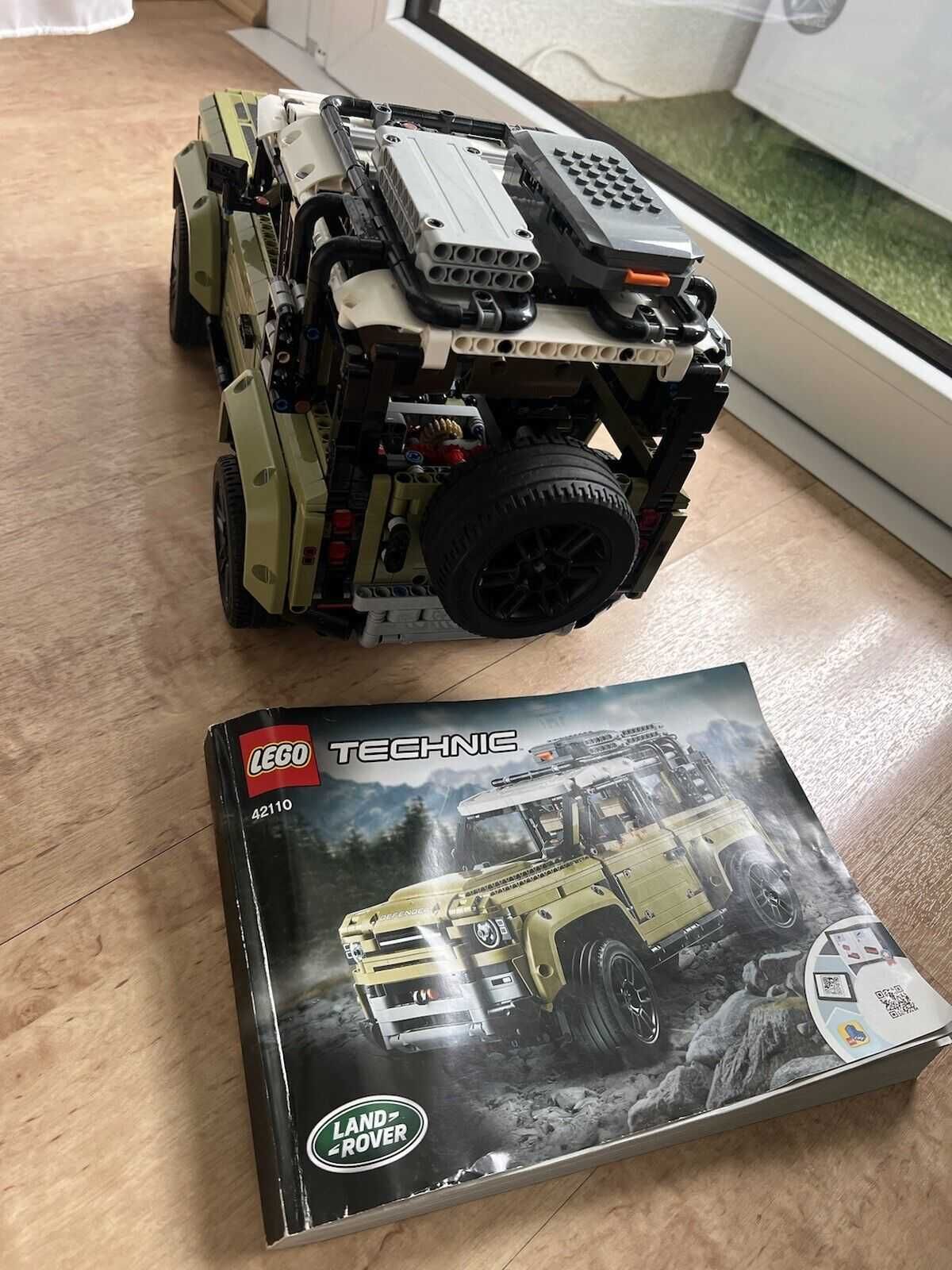 Lego Technic Land Rover Defender 2573 елемента