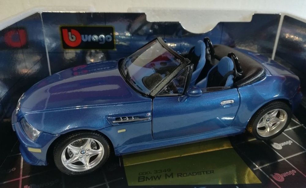 BMW M 1996
Scara 1:18
Bburago

Pozele reflectă realitatea. Se vinde ex