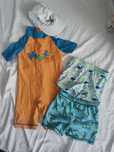 Lot pentru plaja (Costum întreg George + 2 slipi + sapca, 1-2 ani 86-9