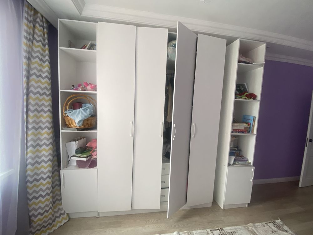 Продам шкаф и рчдом два пинала