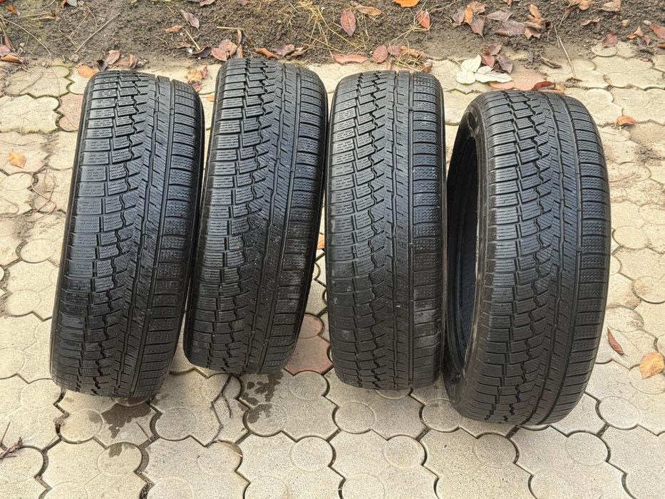 Vand Anvelope iarna 225/55 R17 97H in stare foarte buna
