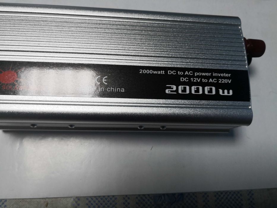 Invertor tensiune 12 V 2000 W