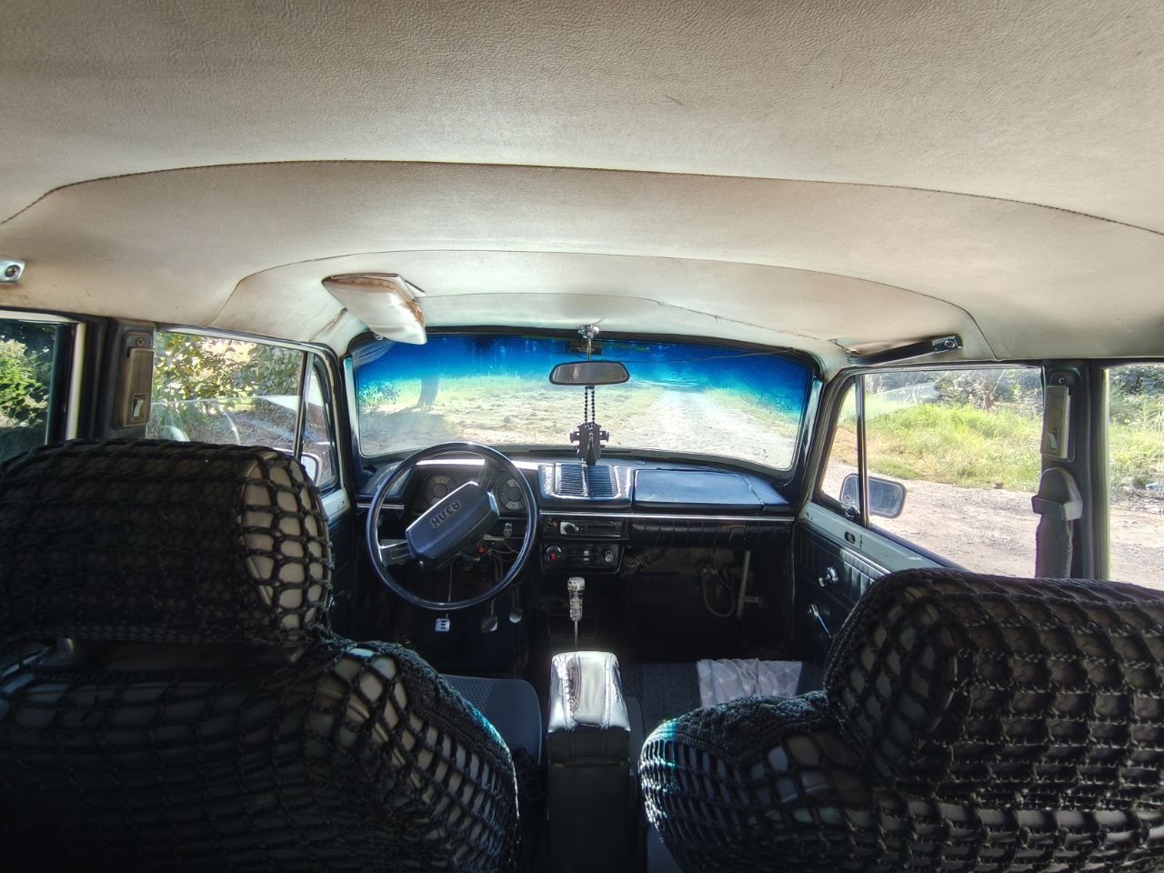 Moskvich AZLK  sotiladi