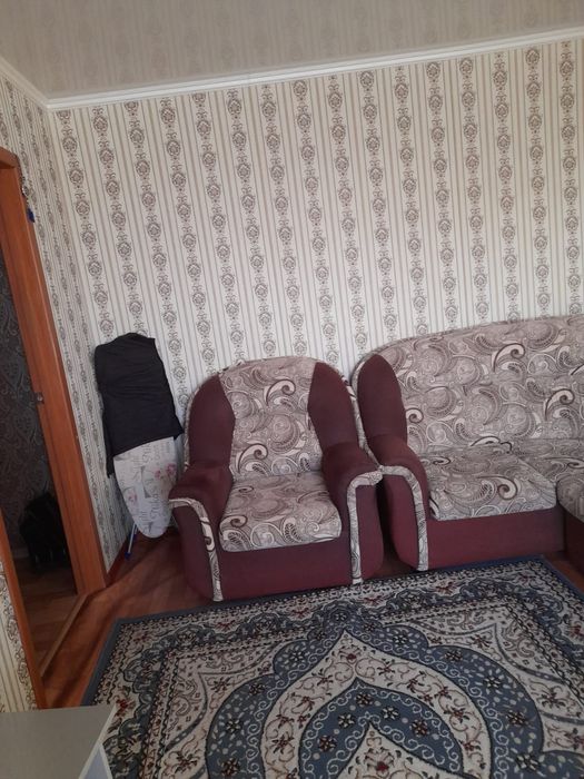 Продаю диван с креслами