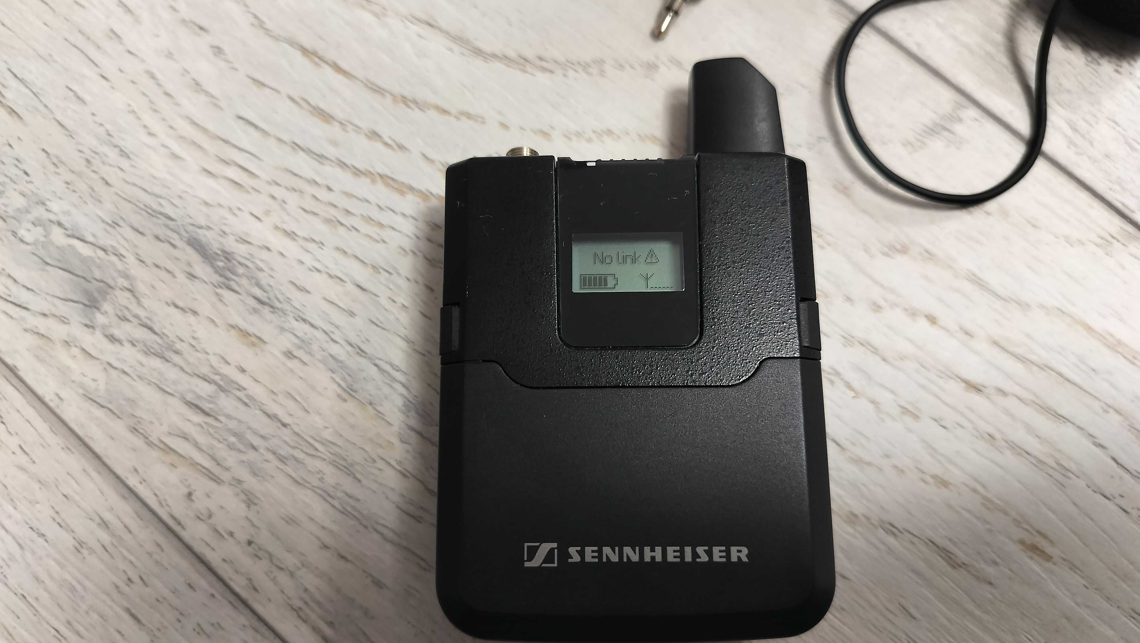 Transmitator bodypack Sennheiser SK AVX Version - 3 cu lavaliera