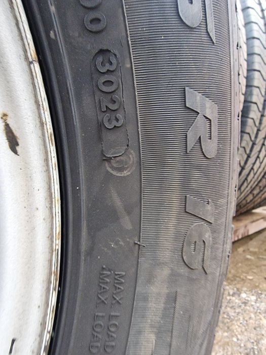 Anvelope 235/65R16C marca Vredestein, cu jante, DOT 2023, 6.5 mm