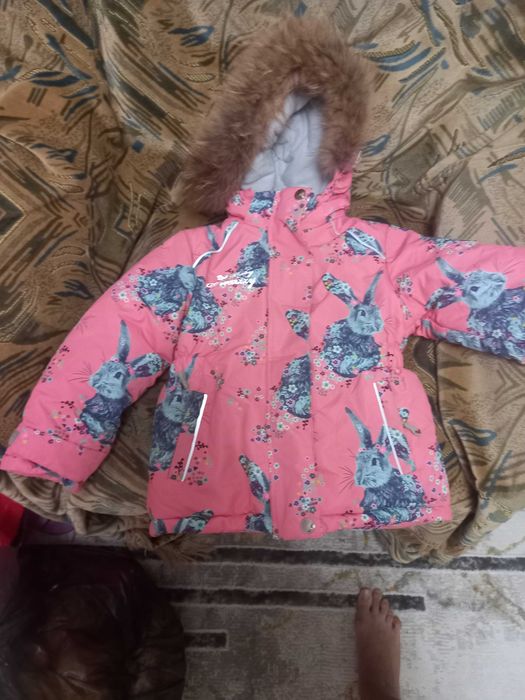 Продам детскую зимнюю куртку