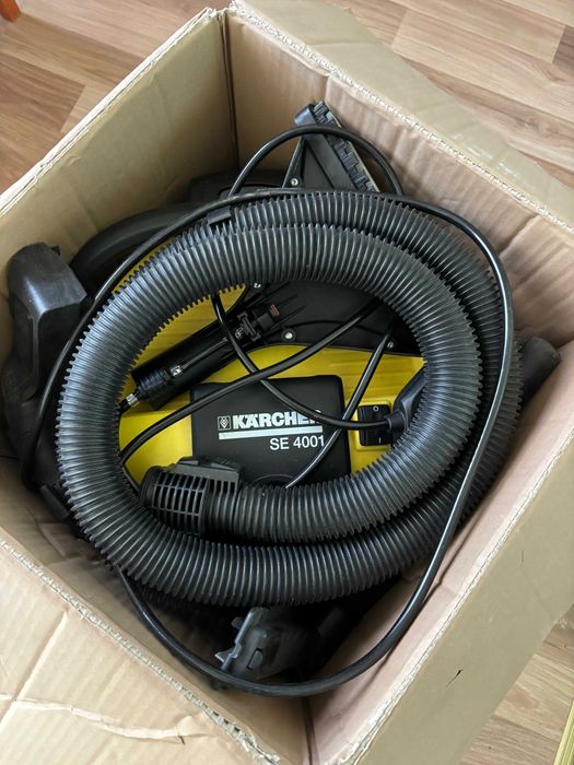 Aspirator Karcher SE4001 cu spalare