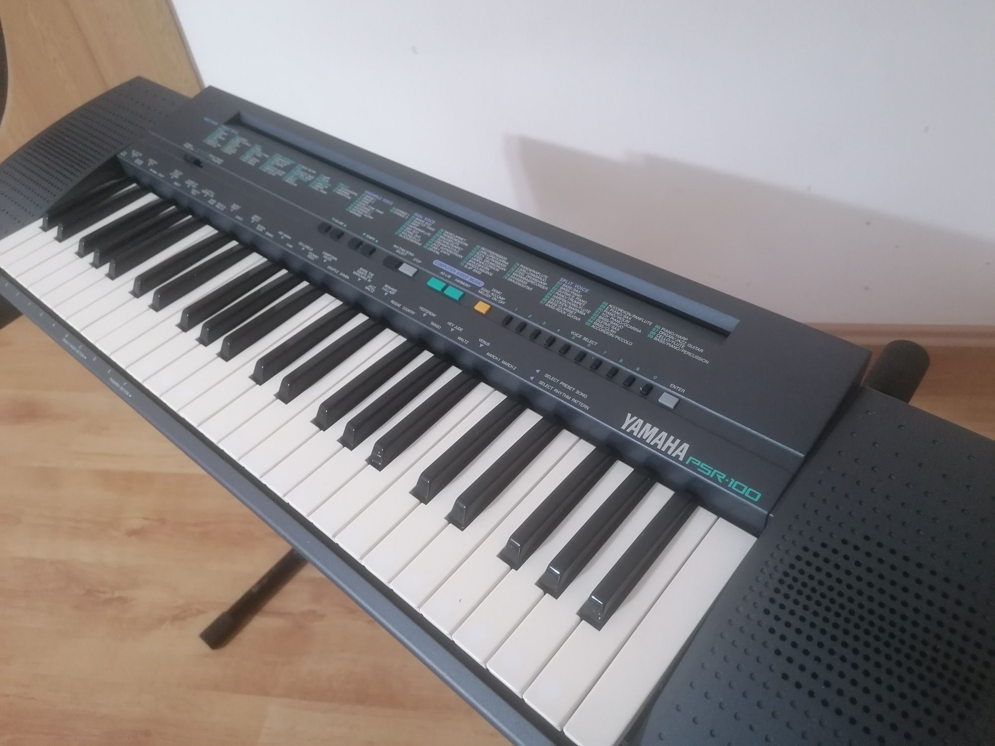 YAMAHA PSR 100  stereo polifonic