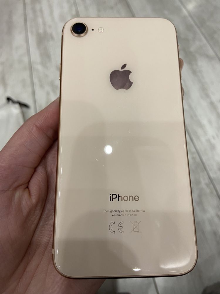 IPhone 8 Розово злато+ протектори и калъфи