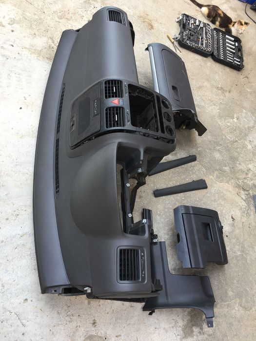 Plansa de bord vw golf 5
