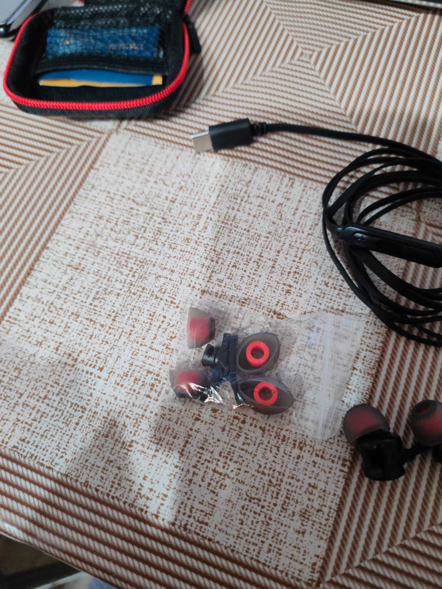 Casti USB C cu fir