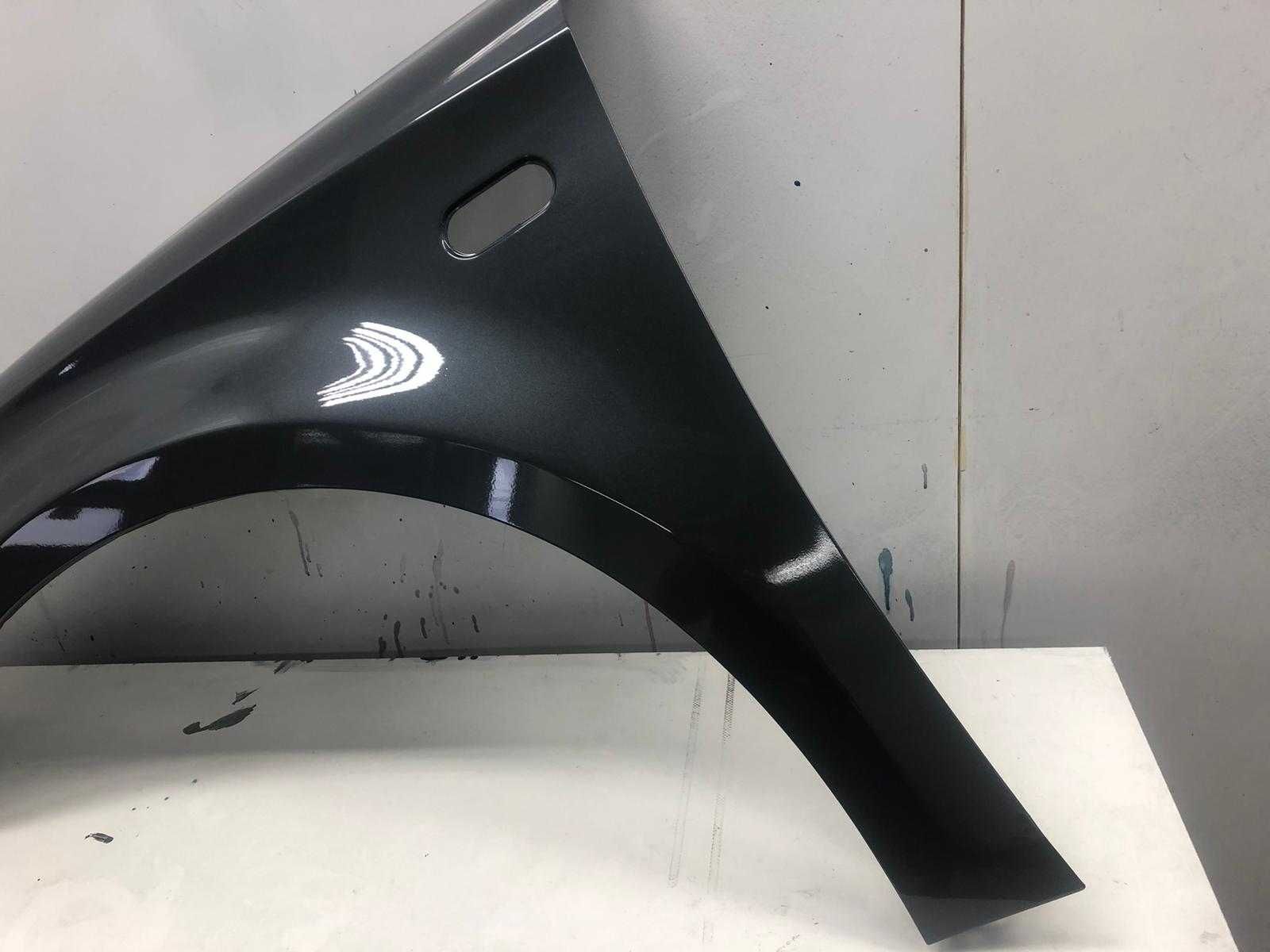 Aripa Fata Stanga Seat Leon An 2005-2009 (LX7Z (Gri Inchis))