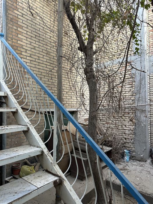 Eski shaharda hovli sotiladi