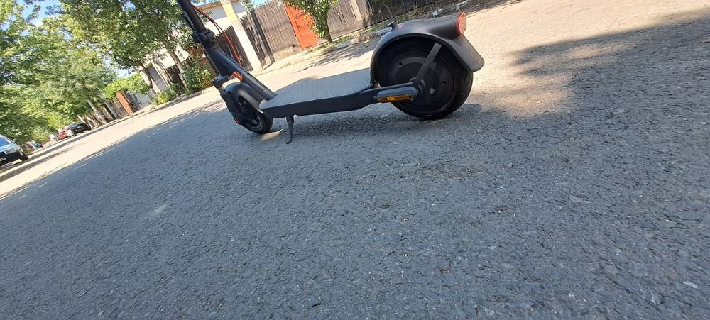 Vând trotineta electrica XIAOMI Elite cu garanție!