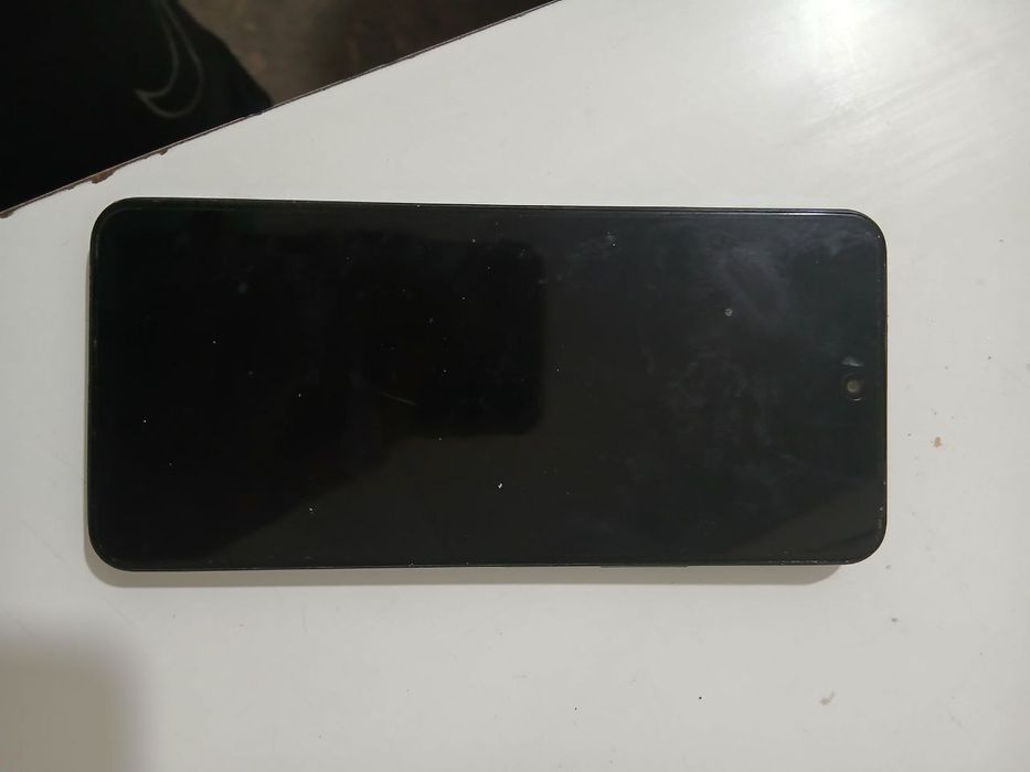 Тел сотилади айби ёк 8/128