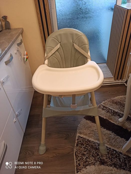 Vând scaun de masă