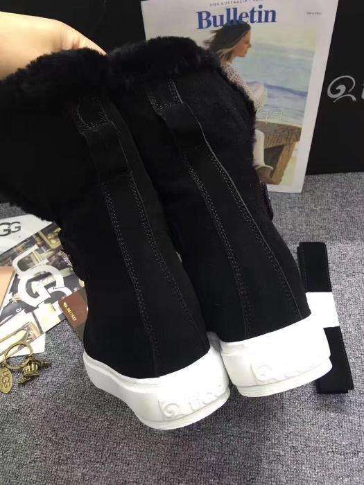 UGG  aXXa  Australia snekers ! super model 2025