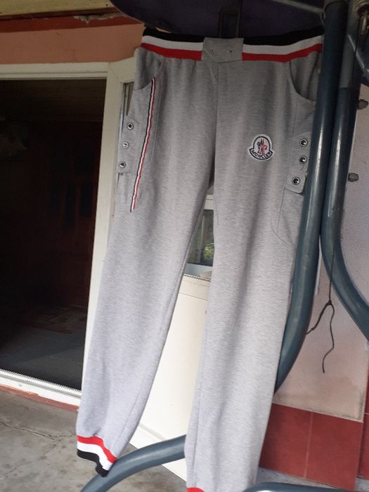 Pantaloni bărbăteşti